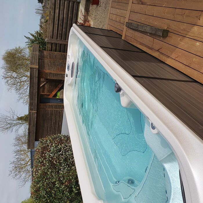 Installation D Un Spa De Nage JACUZZI